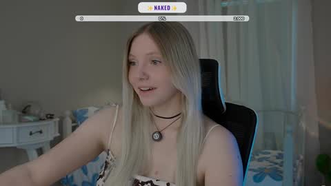 Snapshot of _penisflytrap_ chatting on November 11, 9:31 am Viktoria online show from November 11, 9:31 am