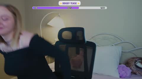 Snapshot of _penisflytrap_ chatting on March 8, 2:04 am Viktoria online show from March 8, 2:04 am