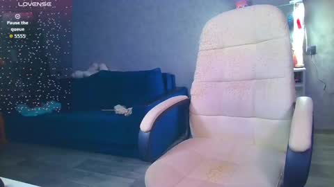 Ilona online show from June 2, 4:09 pm