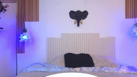 Laura online show from March 10, 8:25 pm