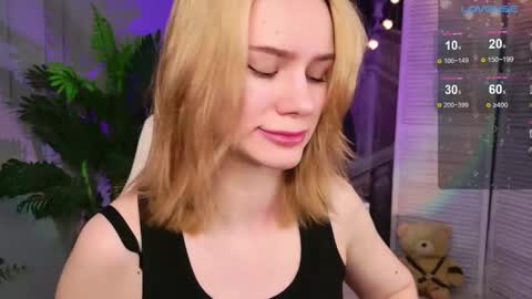 Snapshot of _ramona__ chatting on February 5, 6:18 am im Amy online show from February 5, 6:18 am