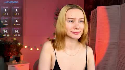 Snapshot of _ramona__ chatting on March 2, 6:14 am im Amy online show from March 2, 6:14 am