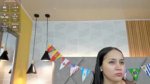 Snapshot of _sammy_fit chatting on June 25, 12:42 pm Antonella online show from June 25, 12:42 pm