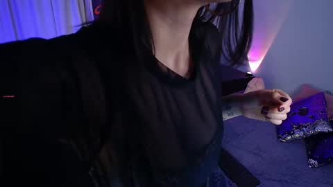 Snapshot of _sensualkitten_ chatting on February 10, 2:15 am Laura online show from February 10, 2:15 am