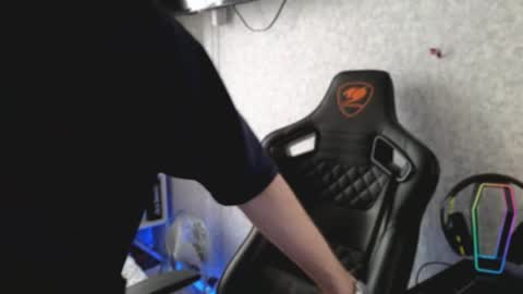 Snapshot of _serious_man chatting on March 23, 7:23 am Ask me online show from March 23, 7:23 am