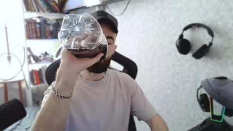 Snapshot of _serious_man chatting on April 10, 8:08 am Ask me online show from April 10, 8:08 am