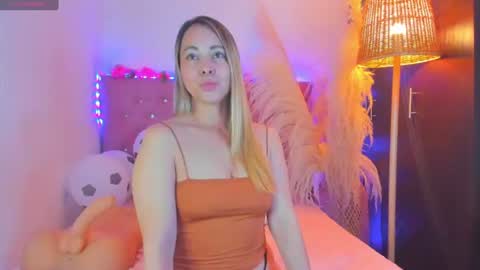 Snapshot of _sexbunny_ chatting on July 8, 3:11 am _sexbunny_ online show from July 8, 3:11 am