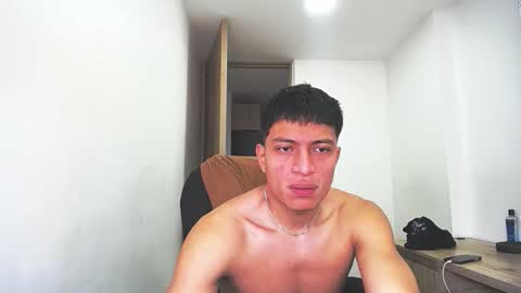 Juan Pablo-independent model online show from March 4, 6:03 pm