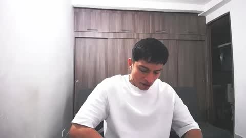 Juan Pablo-independent model online show from March 29, 10:32 pm