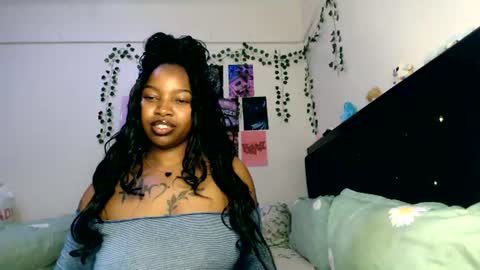 _sexysquirter online show from June 25, 9:30 pm