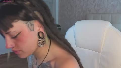 _sharlotte777 online show from March 17, 4:28 am