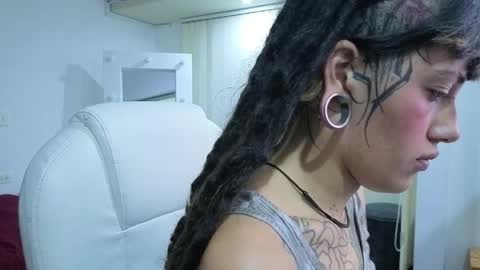 _sharlotte777 online show from April 26, 1:53 pm