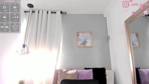 Snapshot of _sofia_cruz chatting on June 16, 6:21 pm 640 200 online show from June 16, 6:21 pm