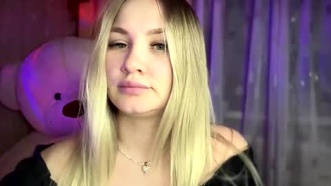 _sofiawood1_ online show from February 26, 4:56 pm