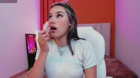 Sophie  online show from November 8, 7:12 pm