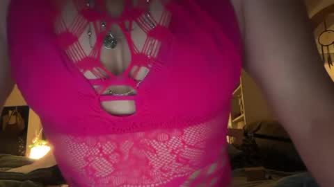 _ssandks_ online show from July 27, 6:53 am