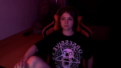 Mari online show from May 23, 7:07 pm