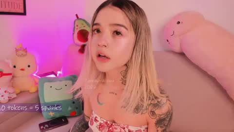Snapshot of _tammarra_ chatting on June 6, 6:23 pm _tammarra_ online show from June 6, 6:23 pm