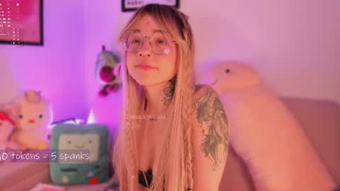 Snapshot of _tammarra_ chatting on July 10, 9:28 pm _tammarra_ online show from July 10, 9:28 pm