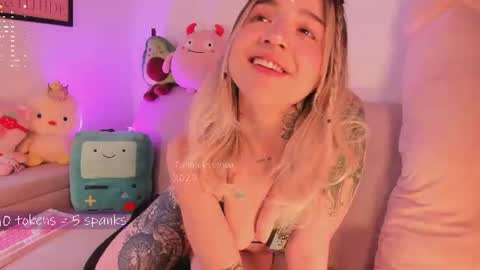 Snapshot of _tammarra_ chatting on July 14, 3:51 pm _tammarra_ online show from July 14, 3:51 pm