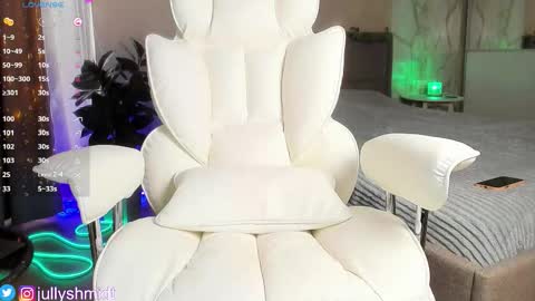 Julia online show from February 26, 4:55 am