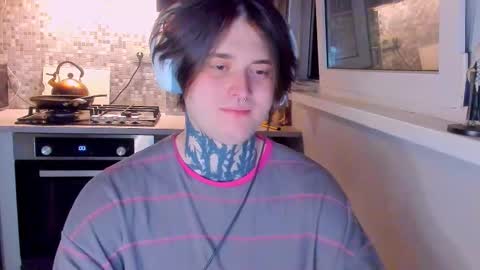 _torfin_ online show from March 18, 12:03 am