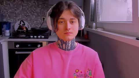 _torfin_ online show from April 3, 10:57 am