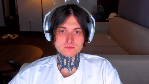 _torfin_ online show from August 1, 9:46 pm