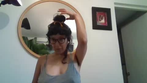 Snapshot of _tutti_frutti_ chatting on June 20, 3:20 am _tutti_frutti_ online show from June 20, 3:20 am