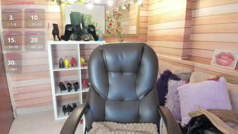 Snapshot of _victoria_collins chatting on February 10, 11:14 am Sol online show from February 10, 11:14 am