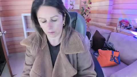 Snapshot of _victoria_collins chatting on July 4, 10:10 am Sol online show from July 4, 10:10 am