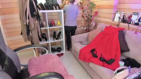 Snapshot of _victoria_collins chatting on July 15, 10:09 am Sol online show from July 15, 10:09 am