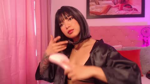 Snapshot of _victoria_florez chatting on December 1, 6:30 pm VICTORIA online show from December 1, 6:30 pm