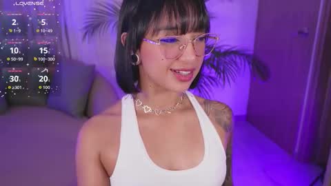 Snapshot of _victoria_florez chatting on November 24, 11:48 pm VICTORIA online show from November 24, 11:48 pm