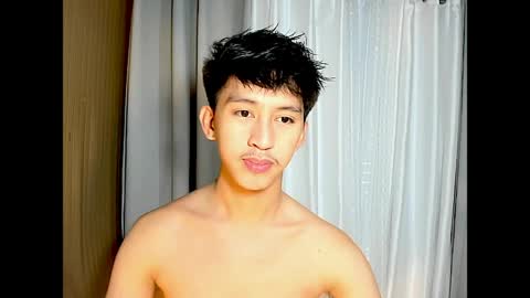 Snapshot of _xxhavefunwithme69_ chatting on April 1, 11:44 am Andrei online show from April 1, 11:44 am