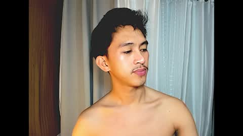 Snapshot of _xxhavefunwithme69_ chatting on April 2, 12:47 pm Andrei online show from April 2, 12:47 pm