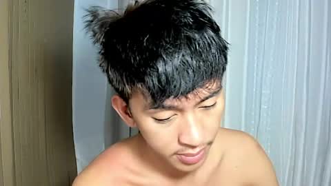 Snapshot of _xxhavefunwithme69_ chatting on April 5, 2:36 pm Andrei online show from April 5, 2:36 pm