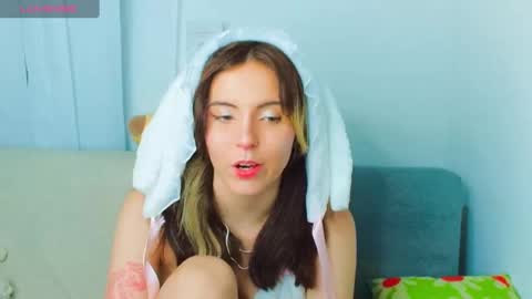 _yourcherrybomb online show from January 22, 6:20 am