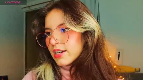 _yourcherrybomb online show from February 25, 1:09 am