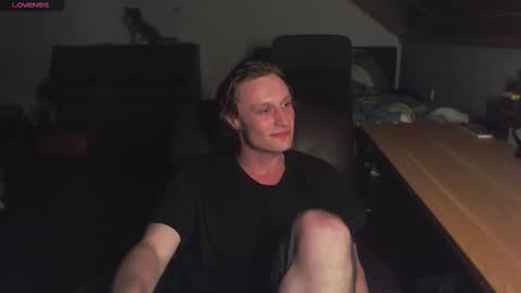 _yourcuteboy_ online show from September 28, 10:37 pm