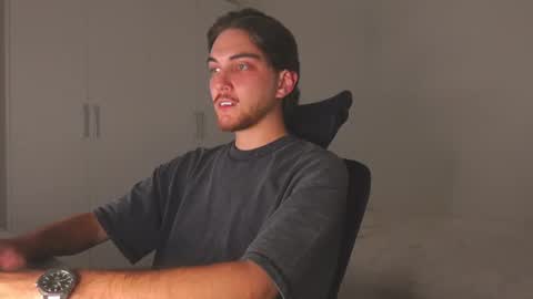 Alex online show from August 4, 1:42 am