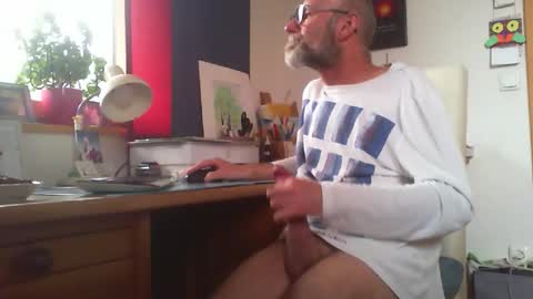 Snapshot of aamigo68 chatting on April 16, 8:15 am Amigo68 online show from April 16, 8:15 am
