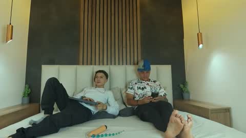 AARON  CHRIS online show from September 9, 2:55 am