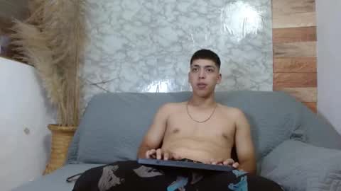 Aaron y Antonella online show from October 19, 8:42 pm