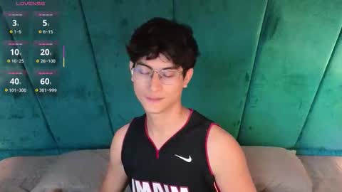 Aaron Ezequiel online show from February 7, 8:34 pm