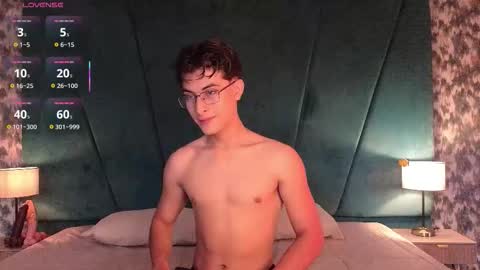 Aaron Ezequiel online show from February 11, 9:09 pm