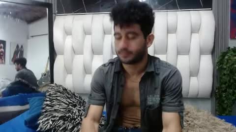 Snapshot of aaron_jones_1 chatting on May 6, 8:58 pm aaron_jones_1 online show from May 6, 8:58 pm