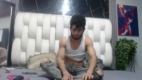 Snapshot of aaron_jones_1 chatting on May 31, 5:59 am aaron_jones_1 online show from May 31, 5:59 am