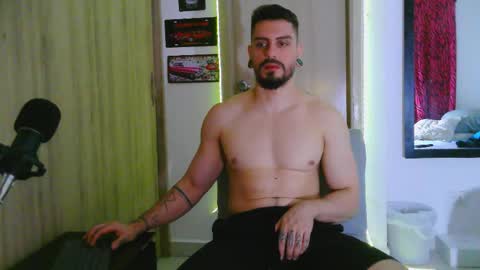 Aaron kwok online show from January 18, 3:54 am