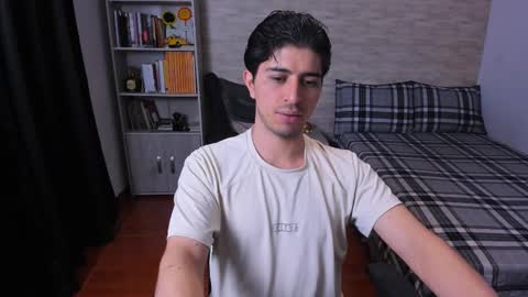 Aaron online show from January 8, 8:55 pm